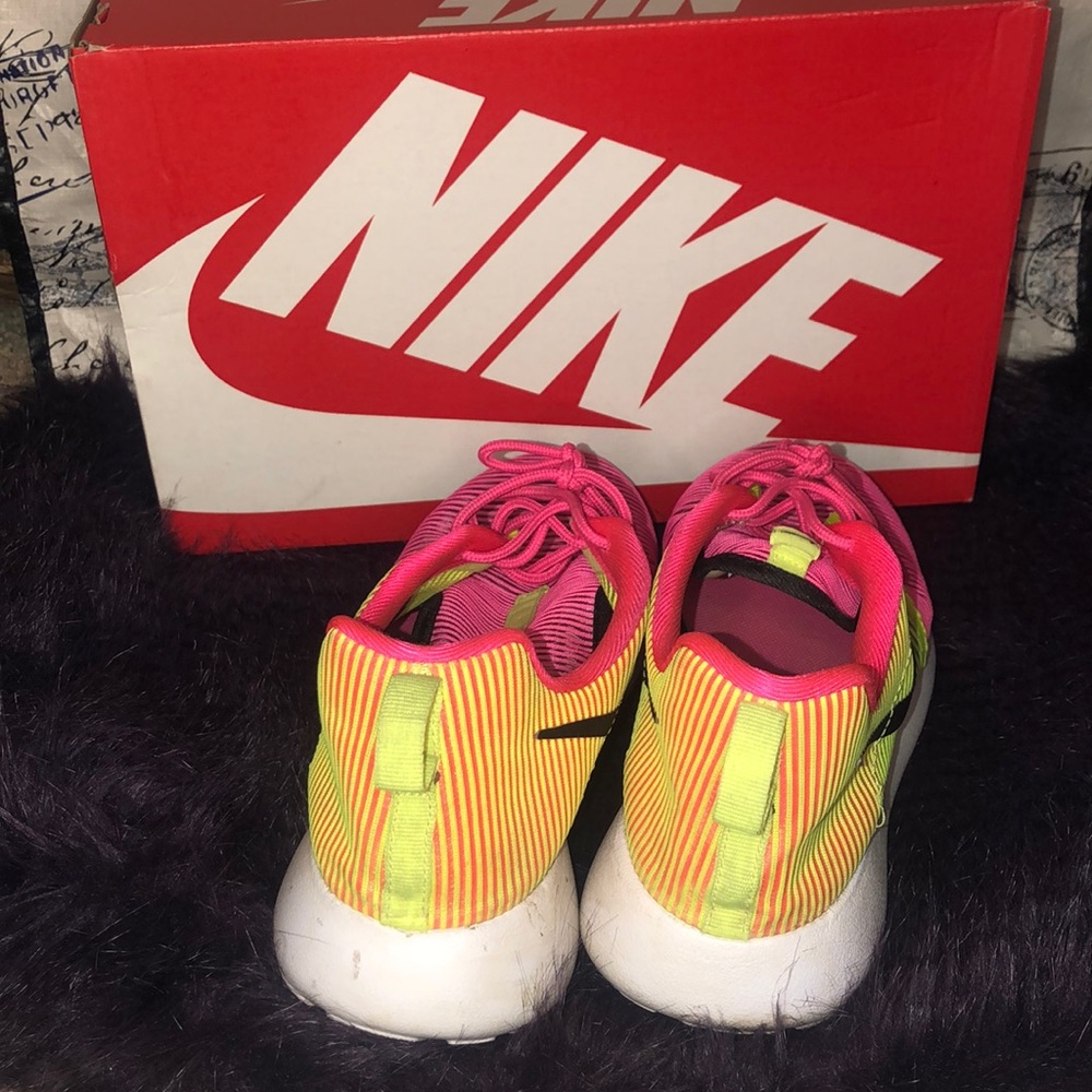 ✨Nike Roshe One - Picture 4 of 9